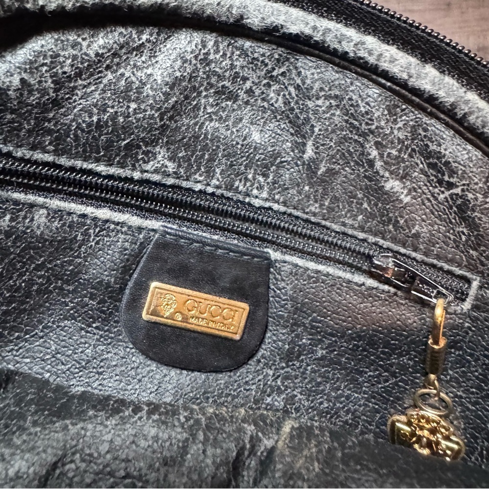 Gucci Vintage 1980s Black Crossbody Bag - Picture 7 of 11